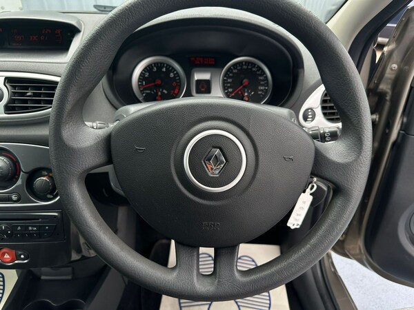 Used Renault Clio 2011 for sale - 69360601: Photo 11