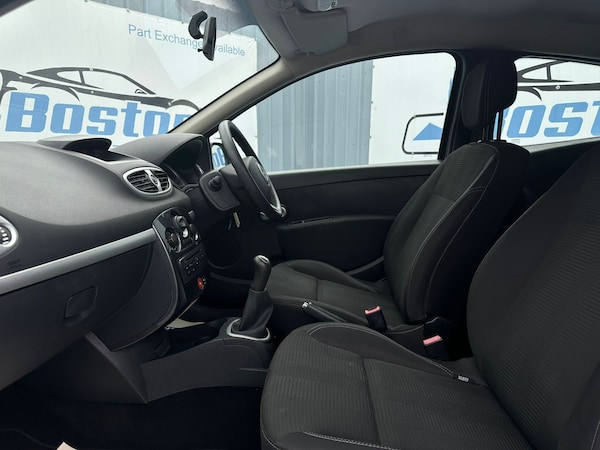 Used Renault Clio 2011 for sale - 69360601: Photo 19