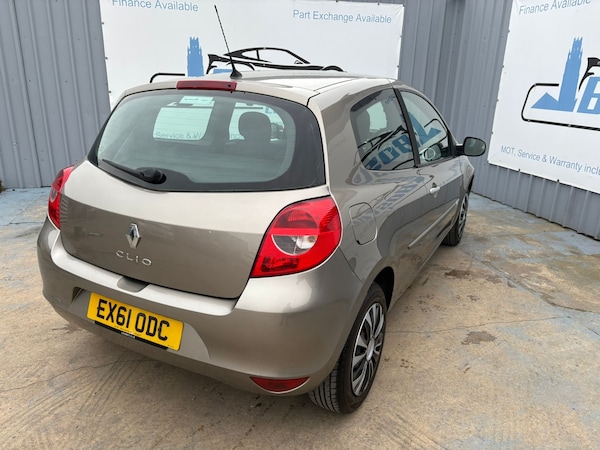 Used Renault Clio 2011 for sale - 69360601: Photo 4