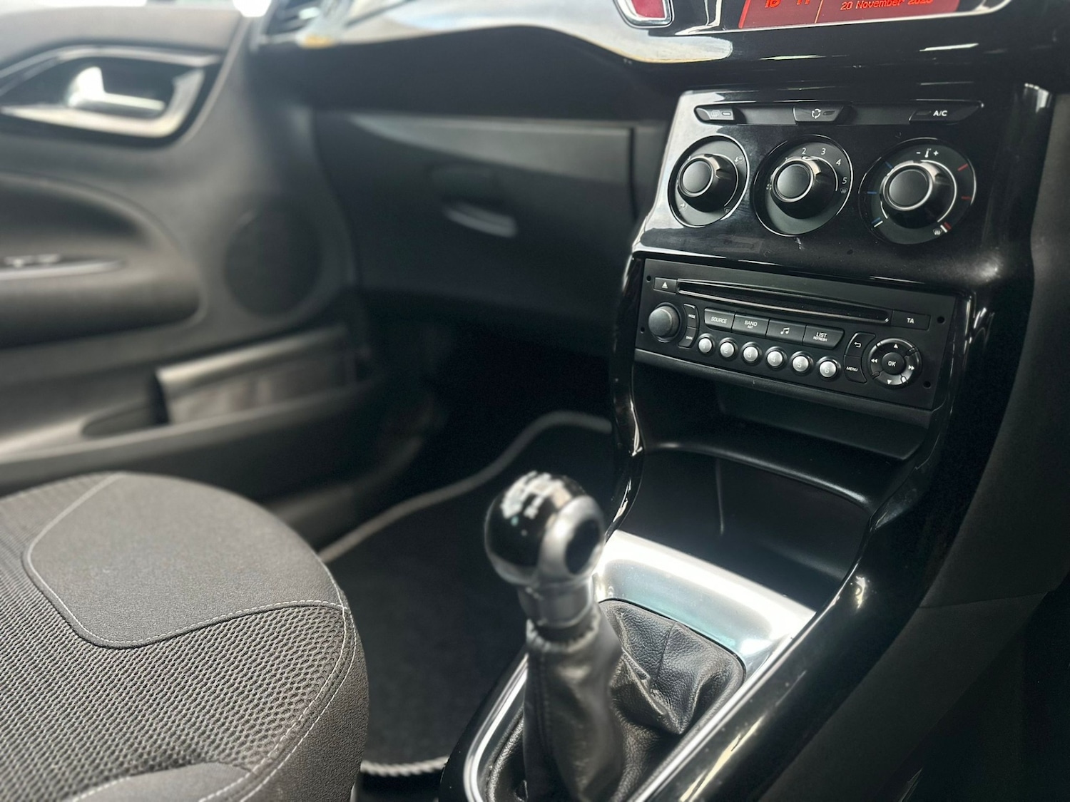 Used Citroen DS3 2014 for sale - 76588485: Photo 12