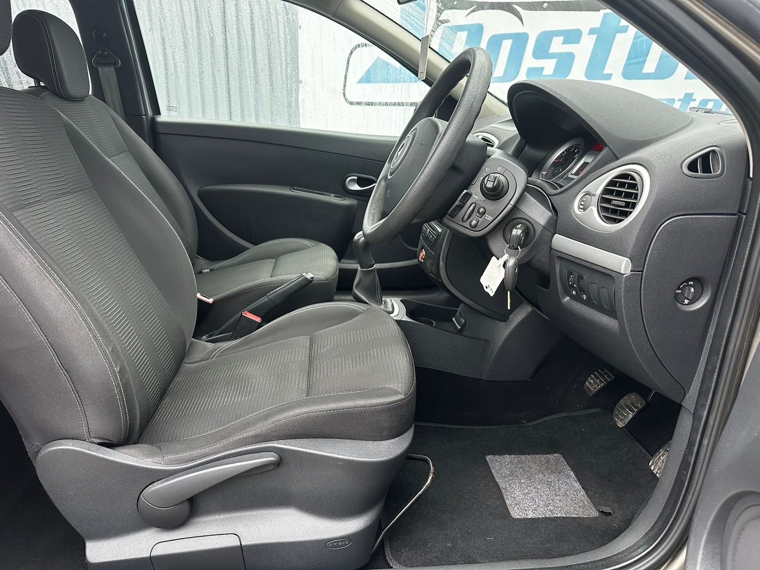 Used Renault Clio 2011 for sale - 76588372: Photo 13