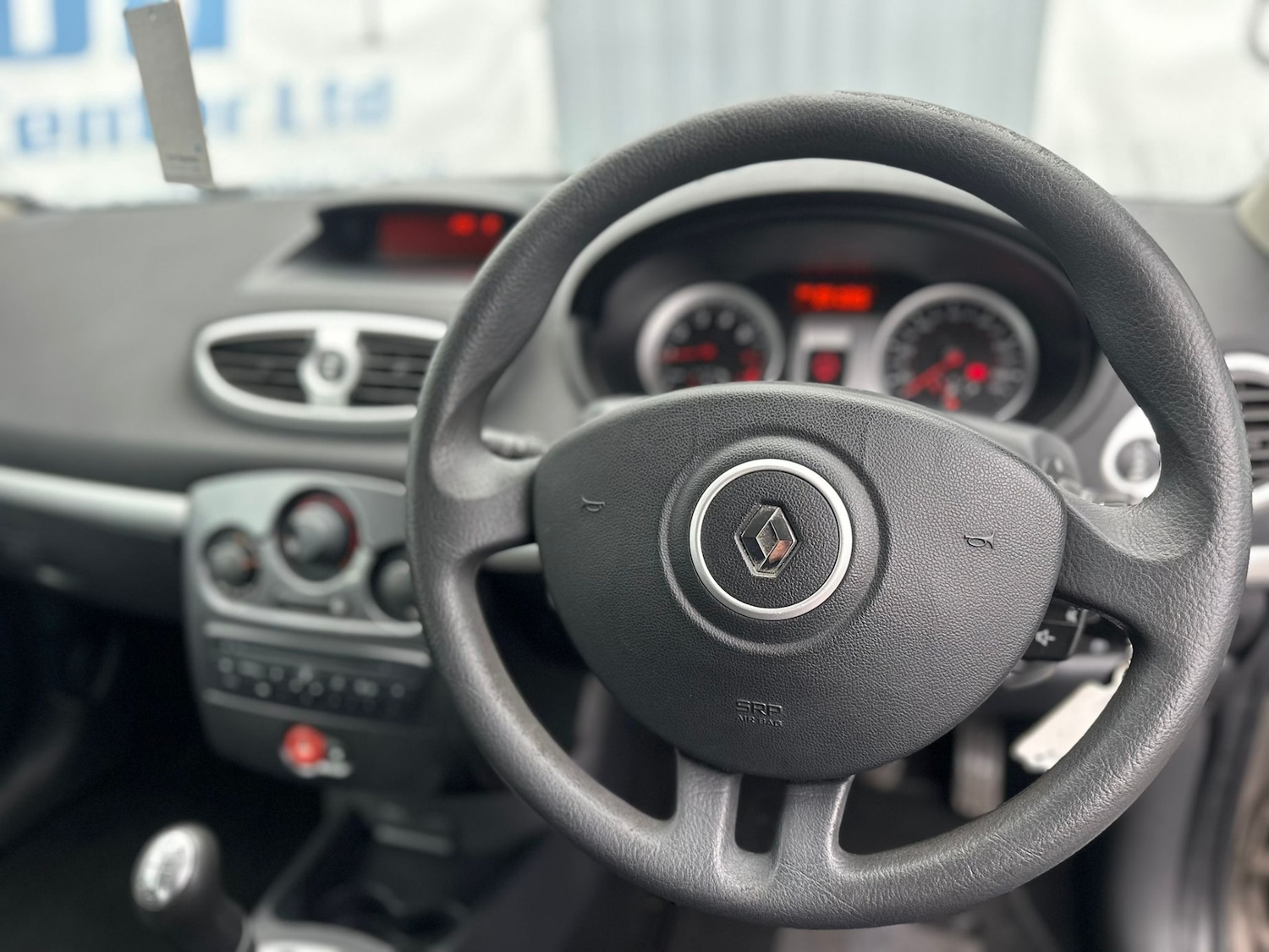 Used Renault Clio 2011 for sale - 76588372: Photo 14