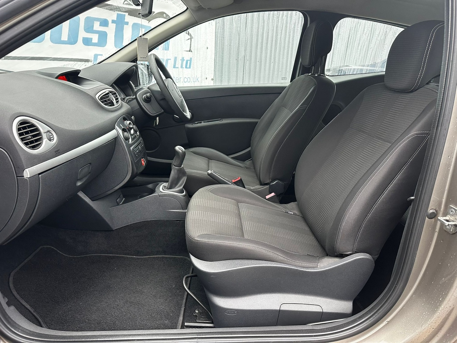 Used Renault Clio 2011 for sale - 76588372: Photo 19