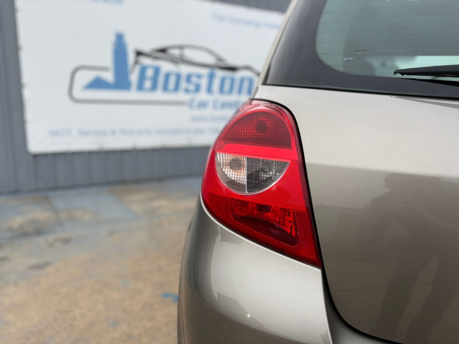 Used Renault Clio 2011 for sale - 76588372: Photo 8