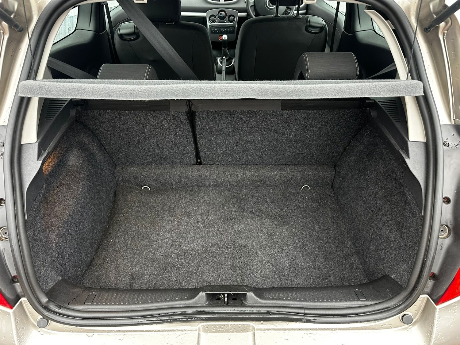 Used Renault Clio 2011 for sale - 76588372: Photo 9