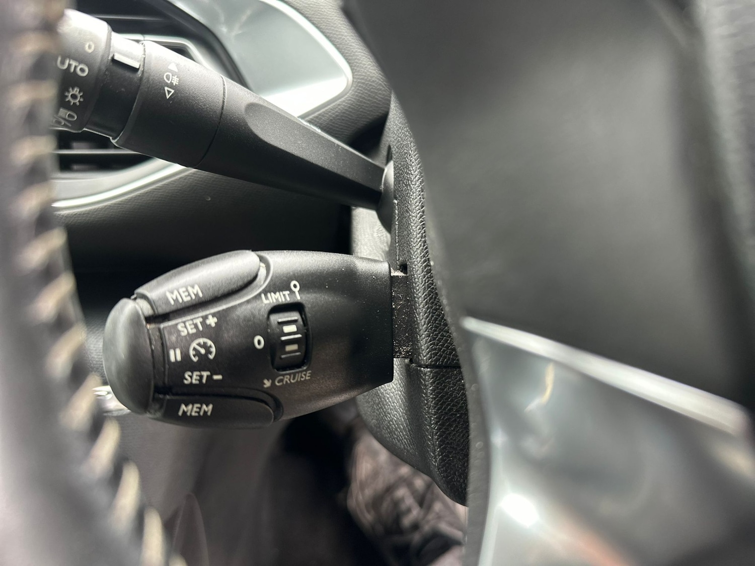 Used Peugeot 308 2015 for sale - 78121947: Photo 16