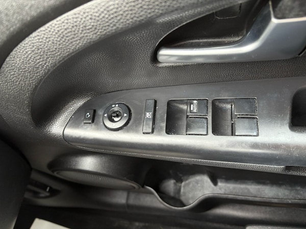 Used Kia Venga 2013 for sale - 73747595: Photo 20