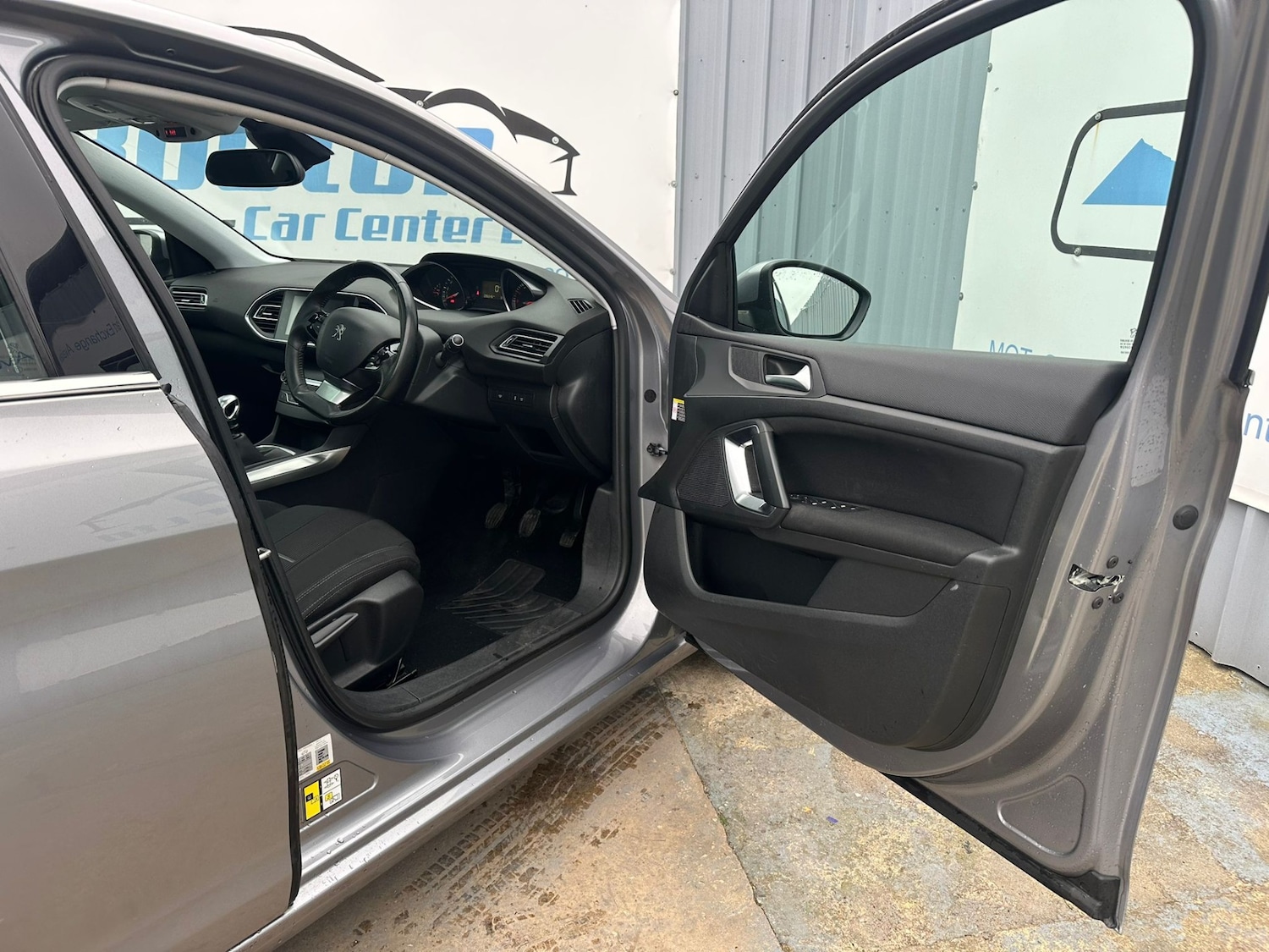 Used Peugeot 308 2014 for sale - 77797284: Photo 16