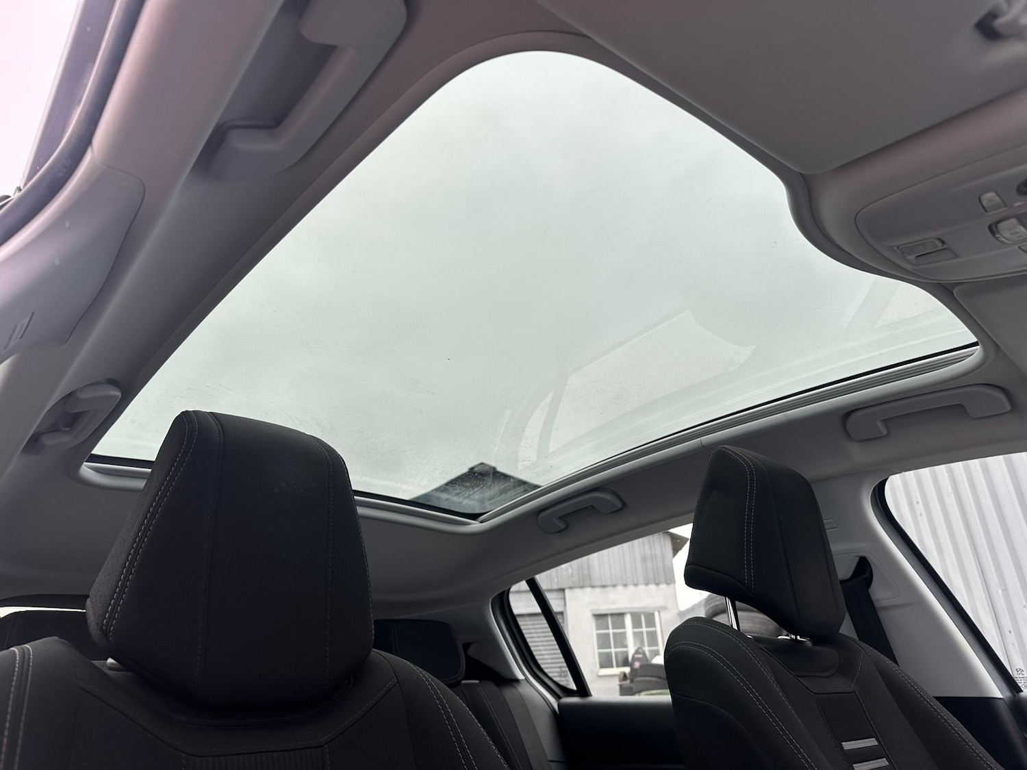 Used Peugeot 308 2014 for sale - 77797284: Photo 17