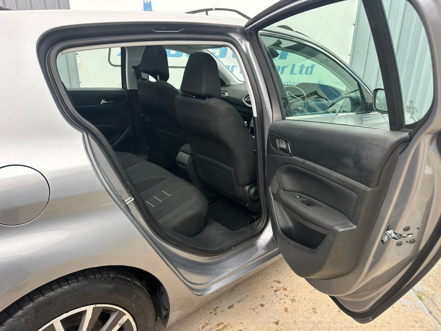 Used Peugeot 308 2014 for sale - 77797284: Photo 23