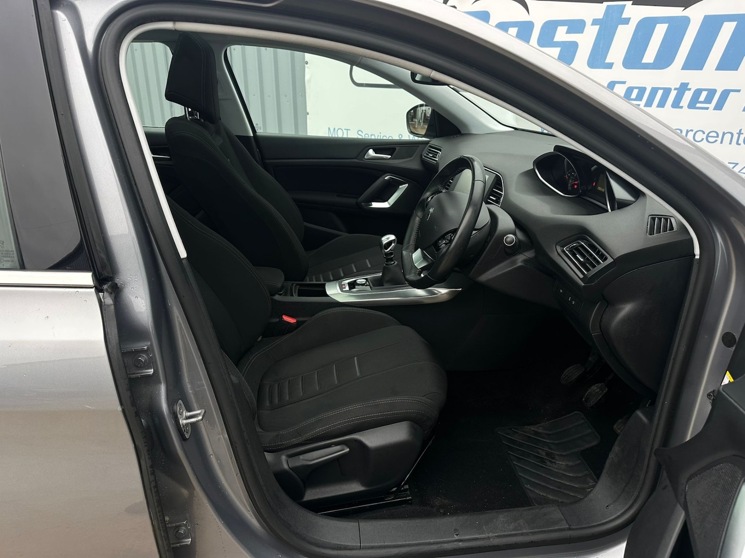 Used Peugeot 308 2014 for sale - 77797284: Photo 9