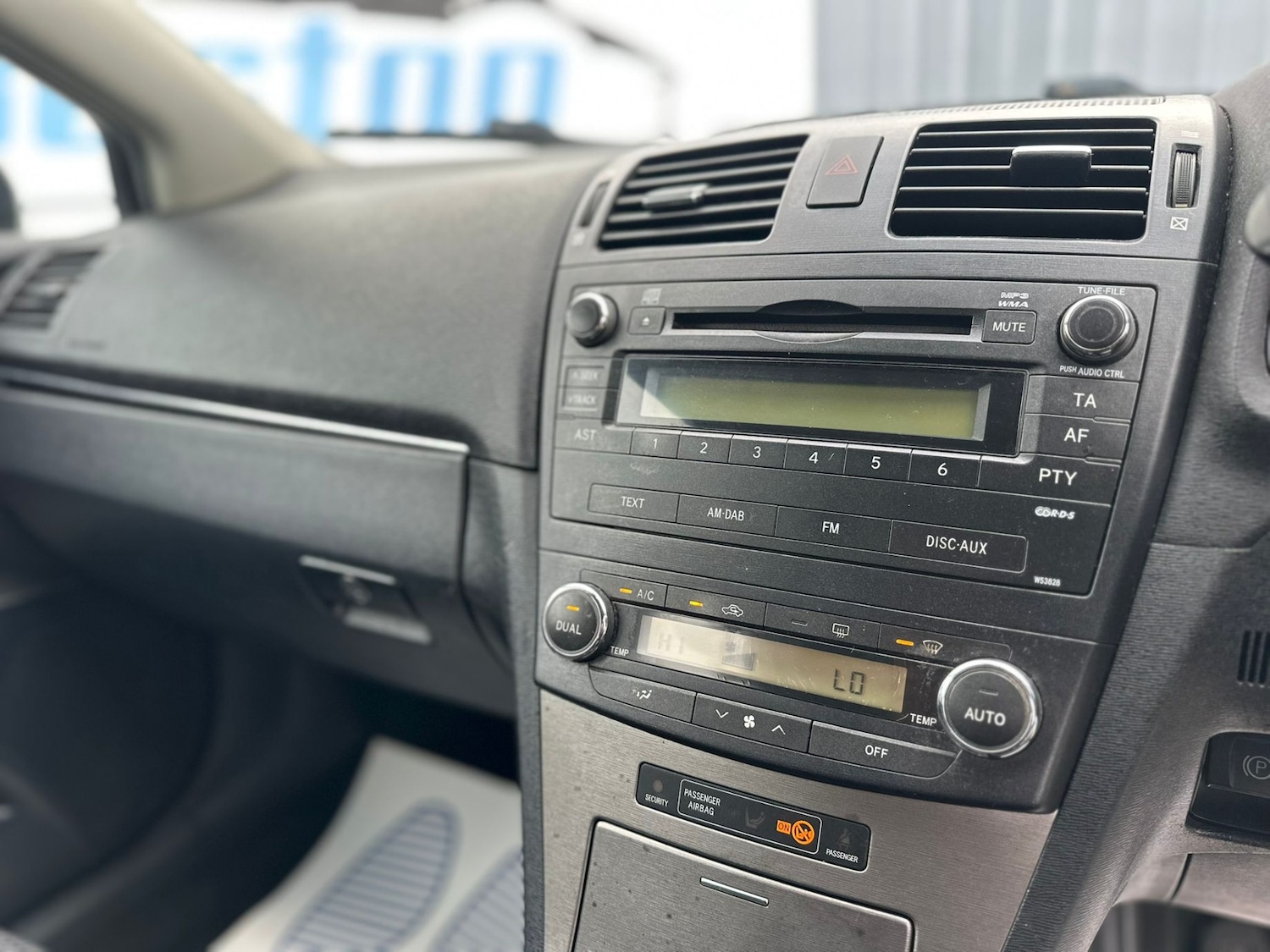 Used Toyota Avensis 2009 for sale - 76588289: Photo 12