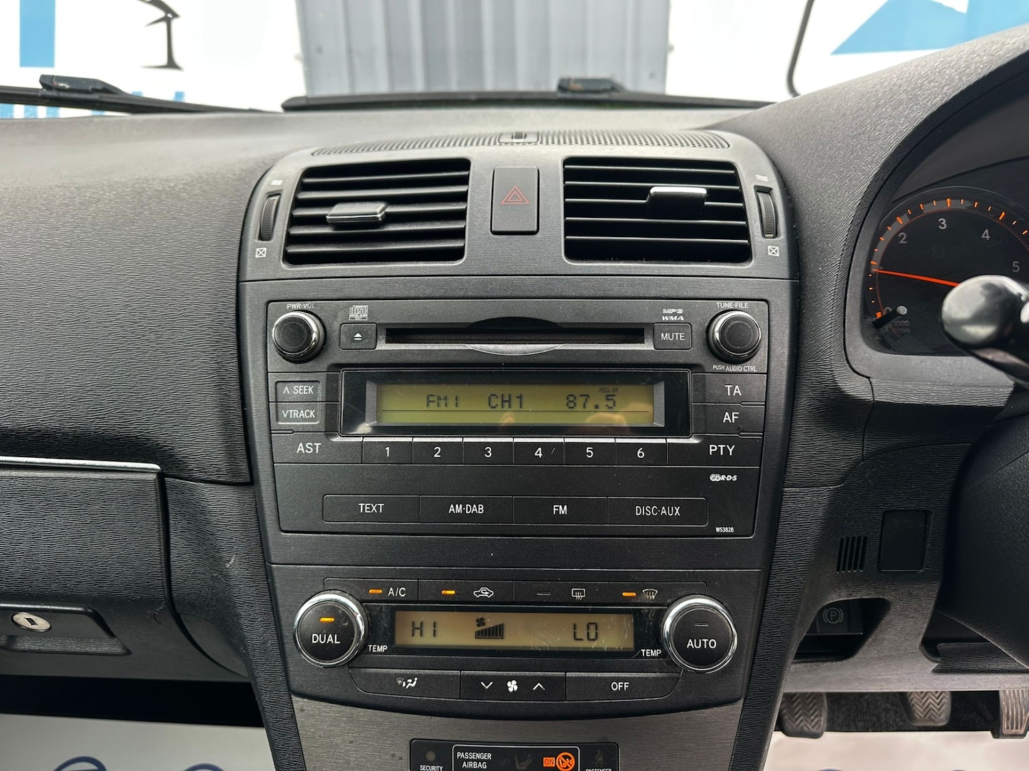 Used Toyota Avensis 2009 for sale - 76588289: Photo 13