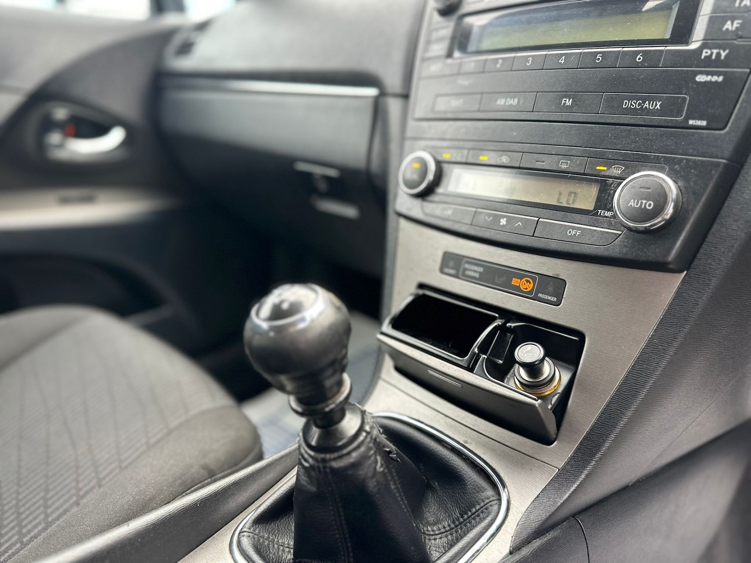 Used Toyota Avensis 2009 for sale - 76588289: Photo 14