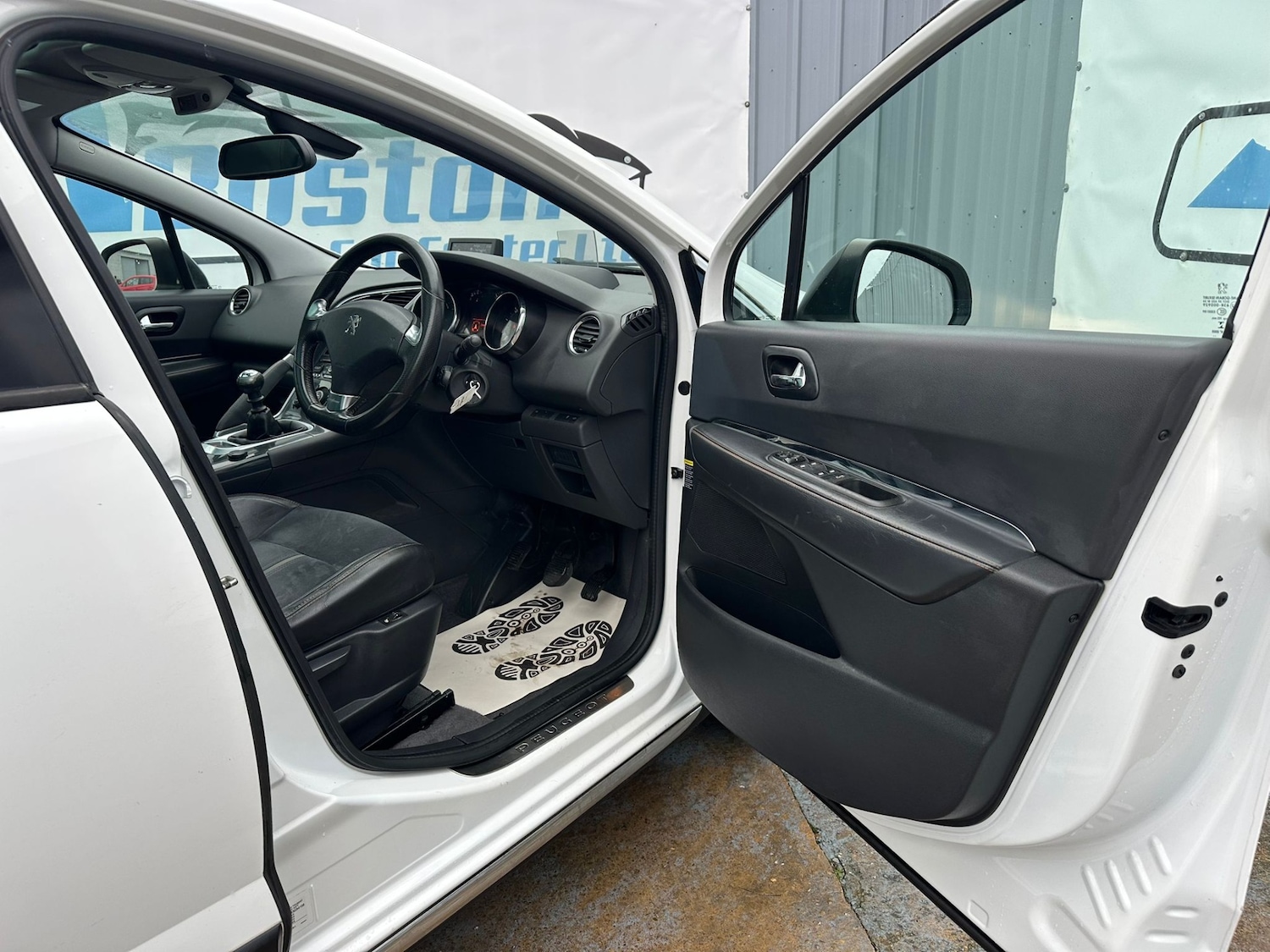 Used Peugeot 3008 2015 for sale - 77482342: Photo 6