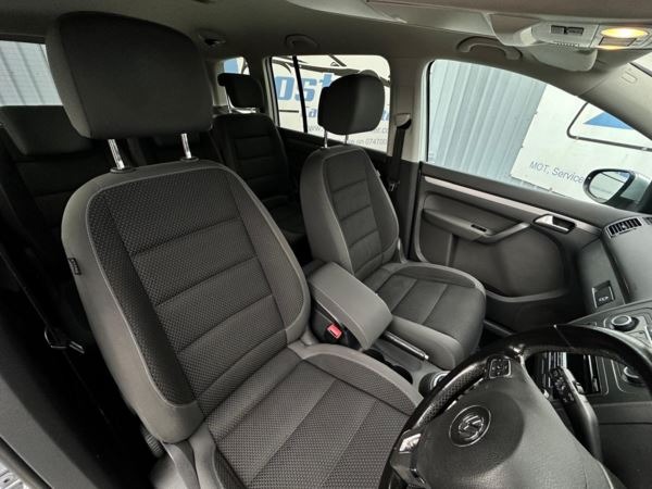 Used Volkswagen Touran 2013 for sale - 76588785: Photo 24