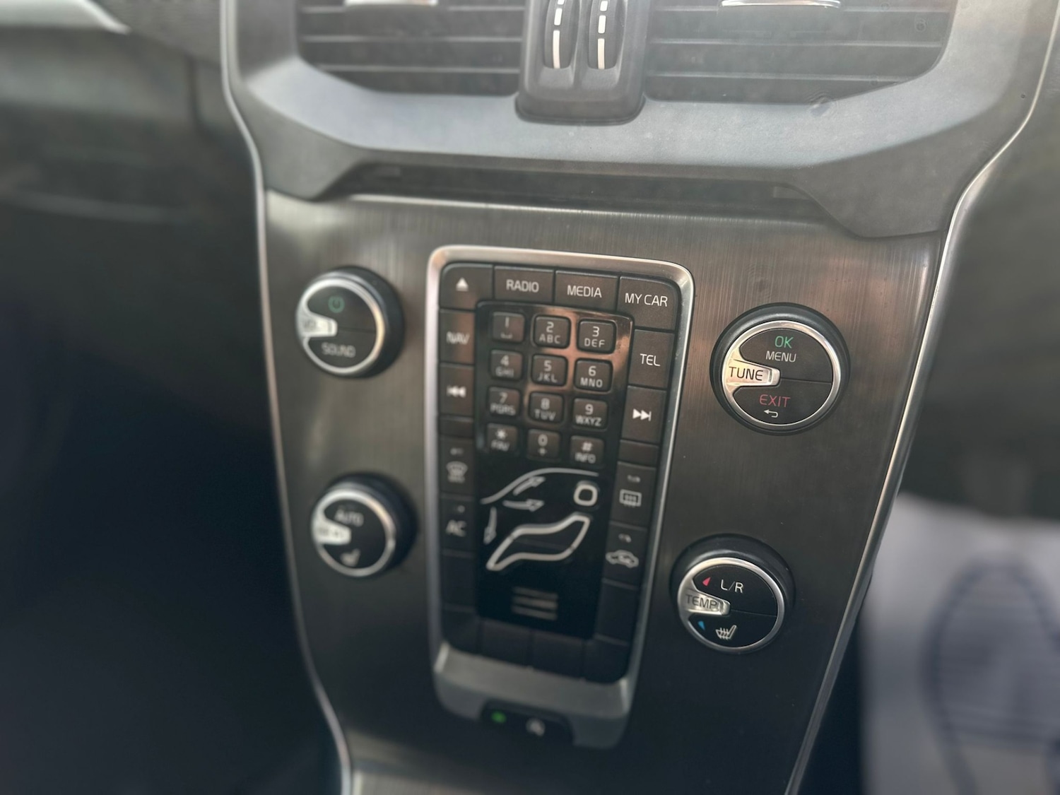 Used Volvo V40 2014 for sale - 78055703: Photo 10