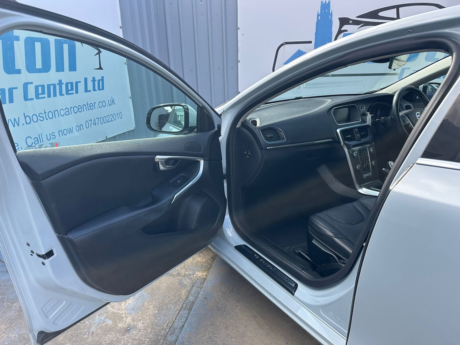 Used Volvo V40 2014 for sale - 78055703: Photo 12