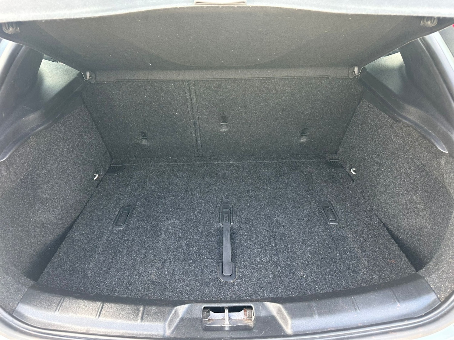 Used Volvo V40 2014 for sale - 78055703: Photo 19