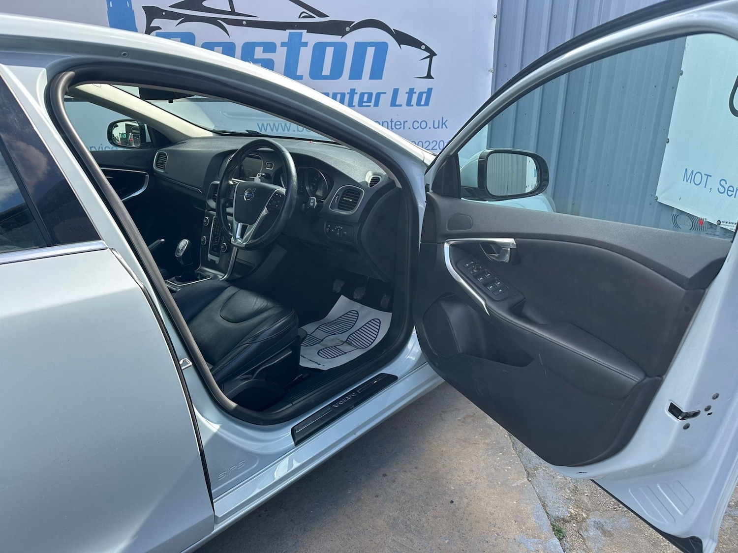 Used Volvo V40 2014 for sale - 78055703: Photo 5