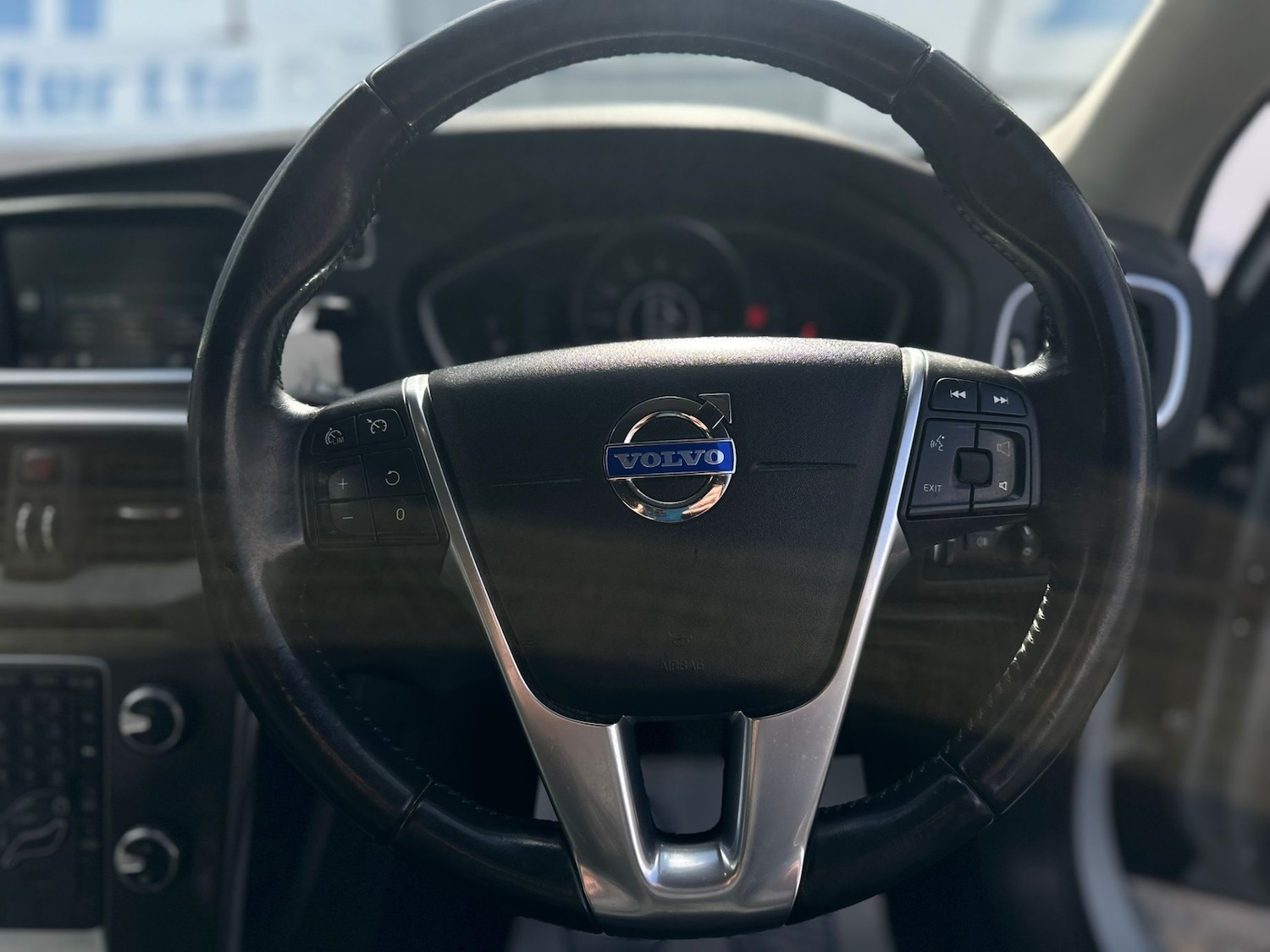 Used Volvo V40 2014 for sale - 78055703: Photo 8