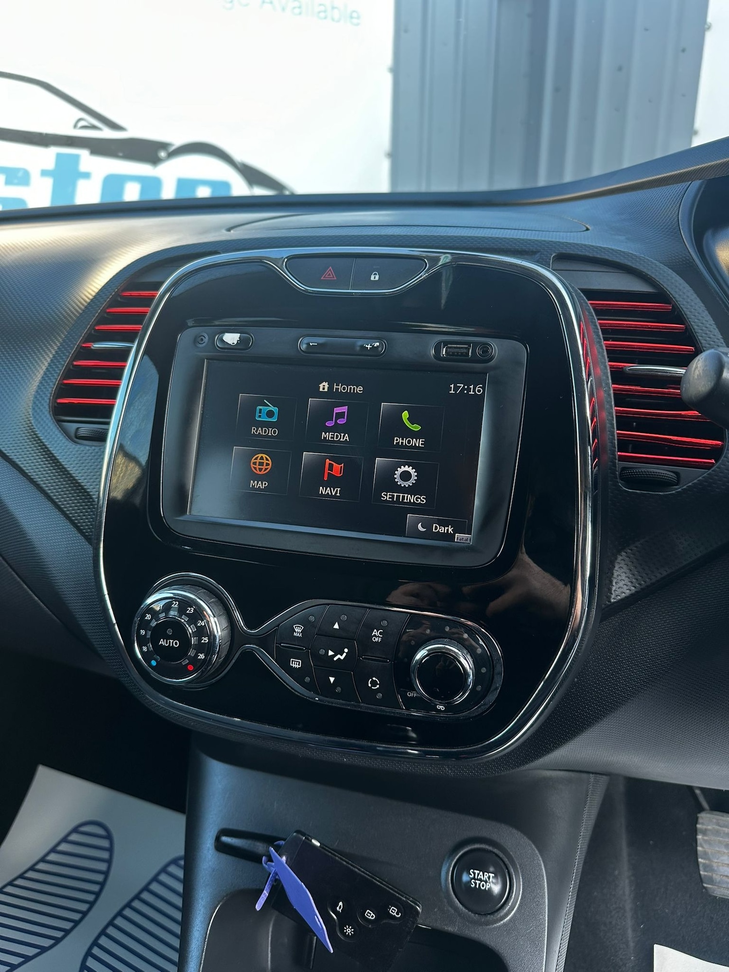 Used Renault Captur 2014 for sale - 76098079: Photo 11