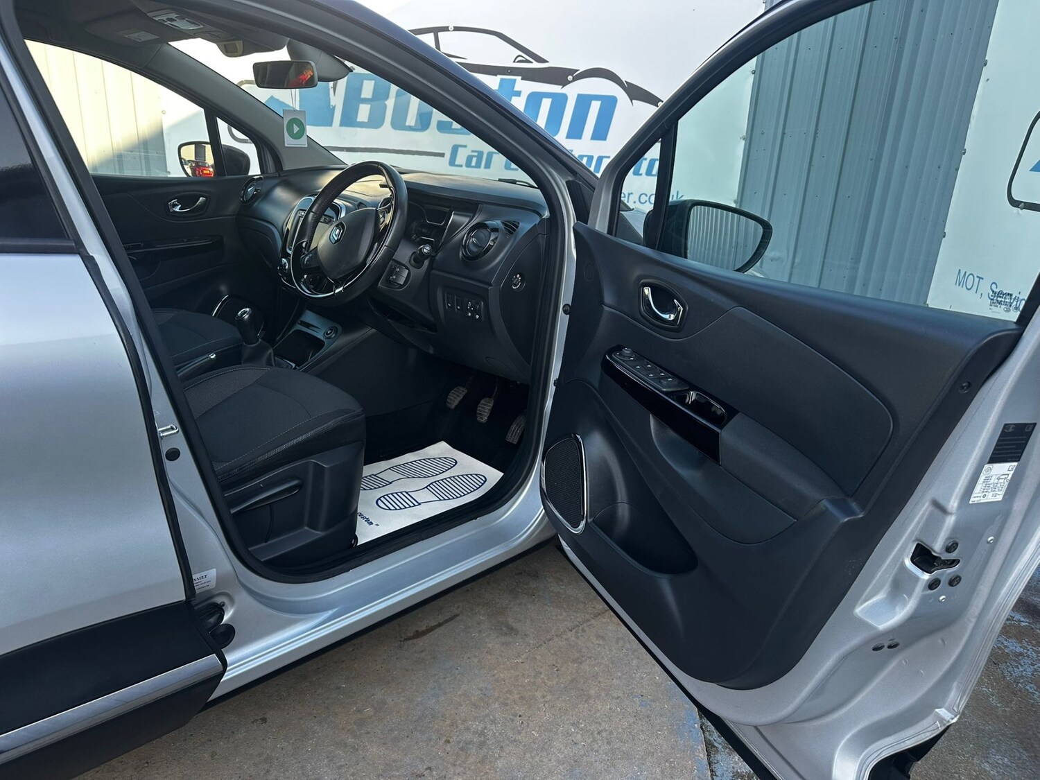 Used Renault Captur 2014 for sale - 76098079: Photo 9