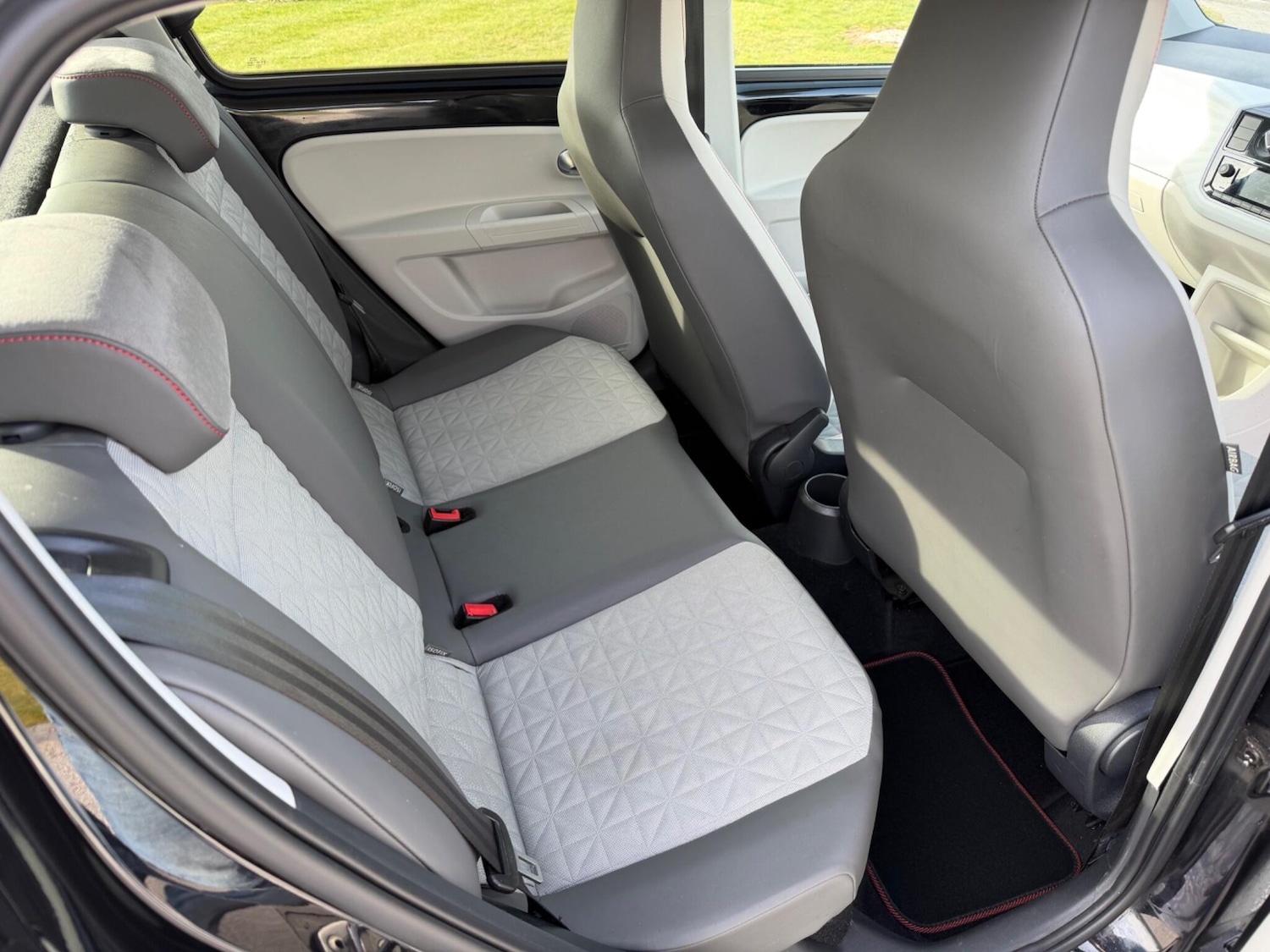 Used Volkswagen up! 2016 for sale - 77970570: Photo 10