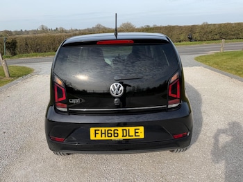 Used Volkswagen up! 2016 for sale - 77970570: Photo