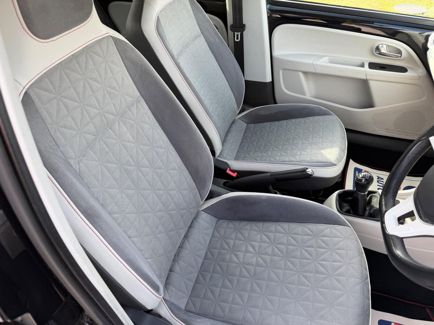 Used Volkswagen up! 2016 for sale - 77970570: Photo 9