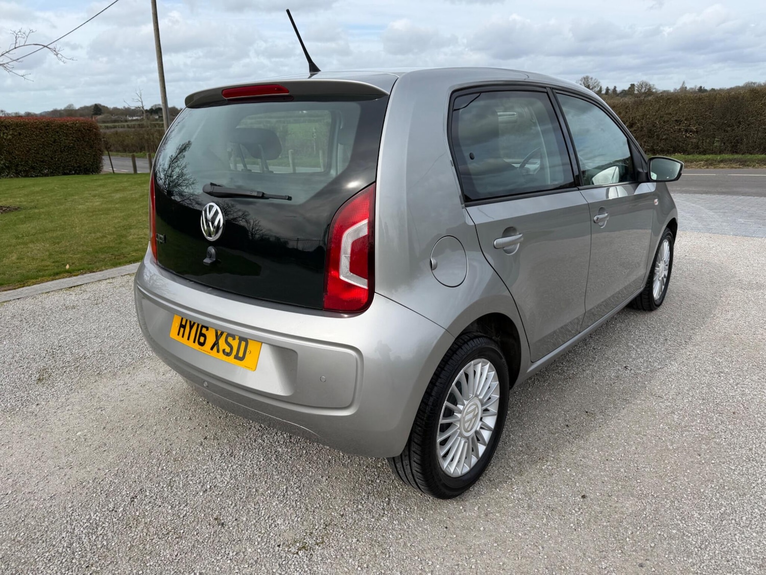 Used Volkswagen up! 2016 for sale - 77883101: Photo 3