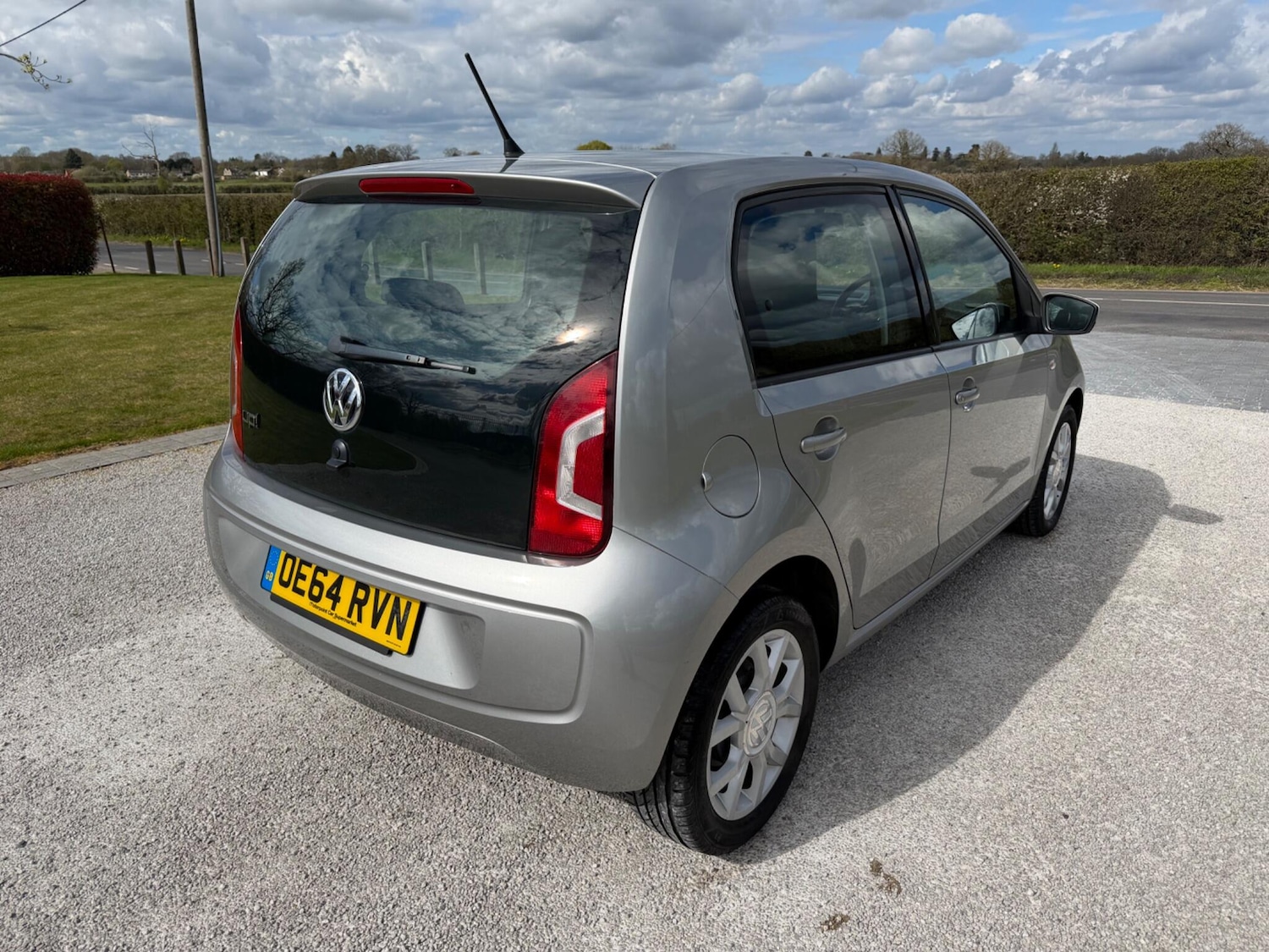 Used Volkswagen up! 2014 for sale - 78086973: Photo 3