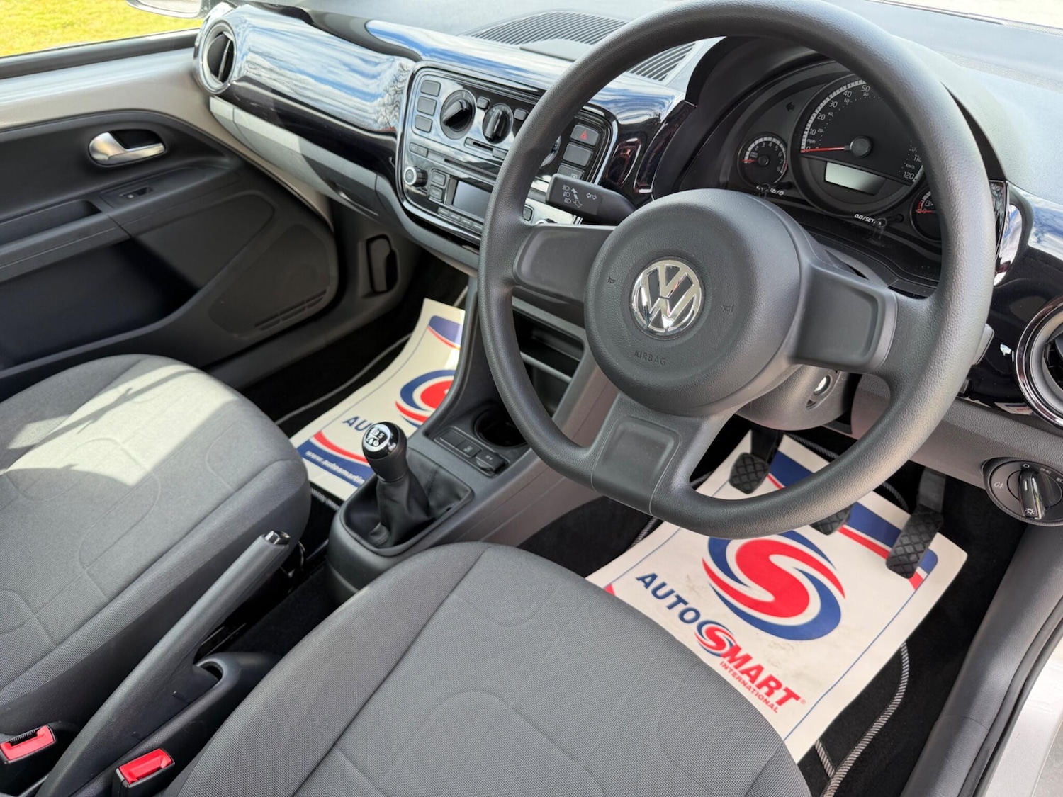 Used Volkswagen up! 2014 for sale - 78086973: Photo 8