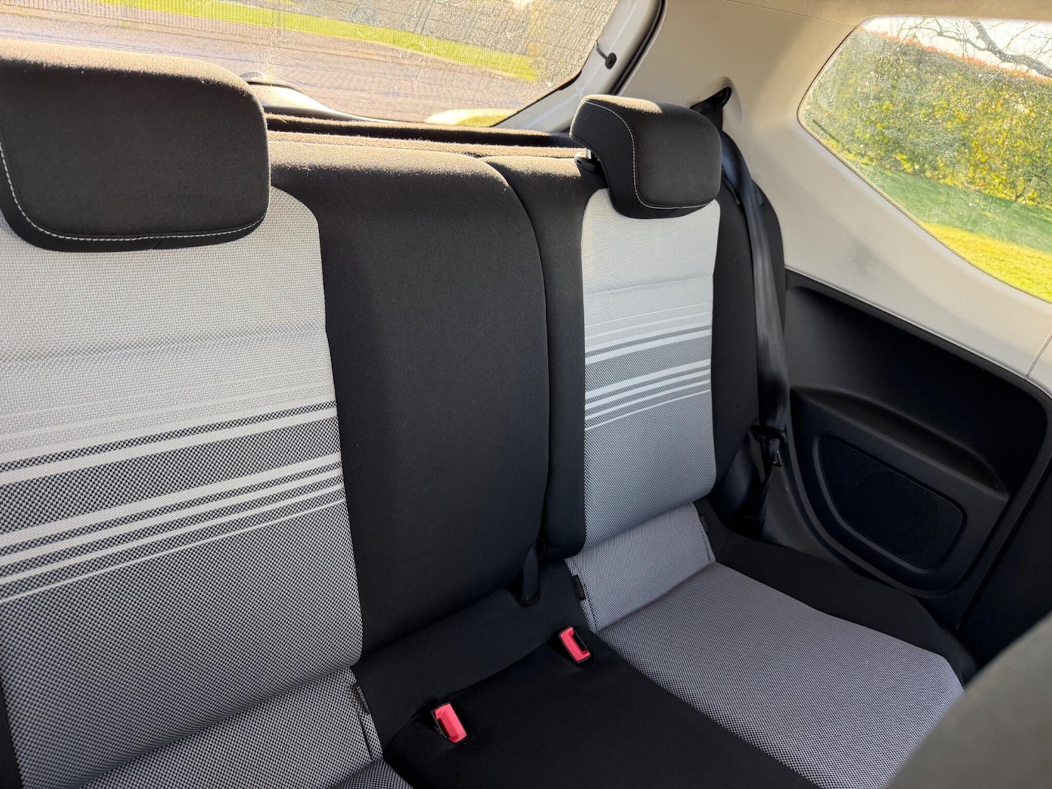 Used Volkswagen up! 2013 for sale - 77658611: Photo 9