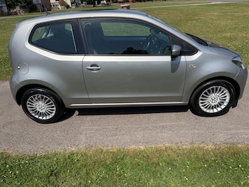 Used Volkswagen up! 2014 for sale - 79012549: Photo