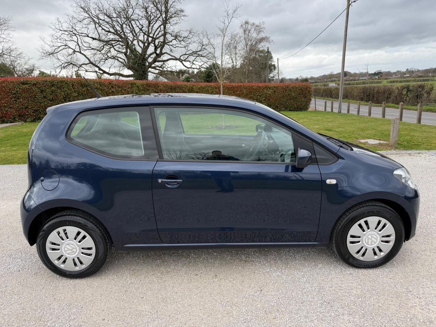 Used Volkswagen up! 2015 for sale - 77957264: Photo 2