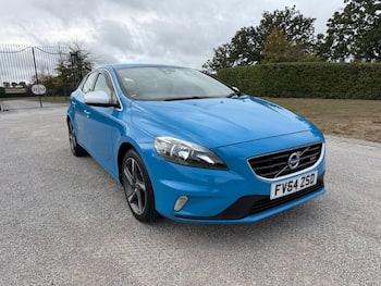 Used Volvo V40 2015 for sale - 79847008: Photo