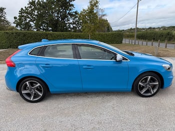 Used Volvo V40 2015 for sale - 79847008: Photo