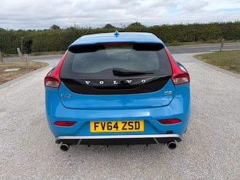 Used Volvo V40 2015 for sale - 79847008: Photo