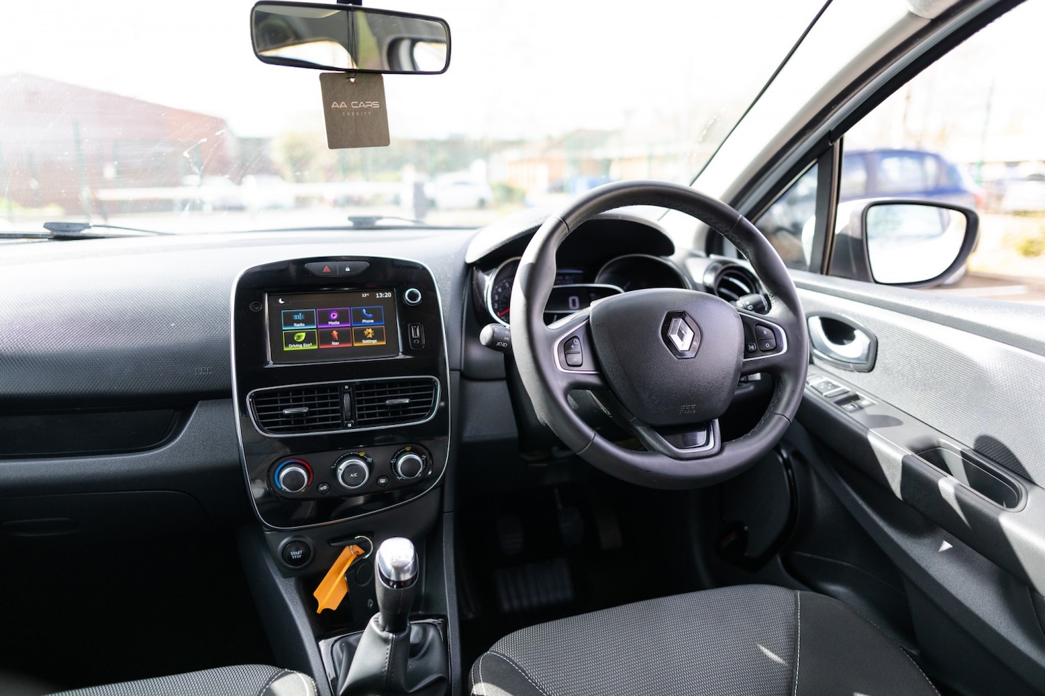 Used Renault Clio 2019 for sale - 78057115: Photo 11