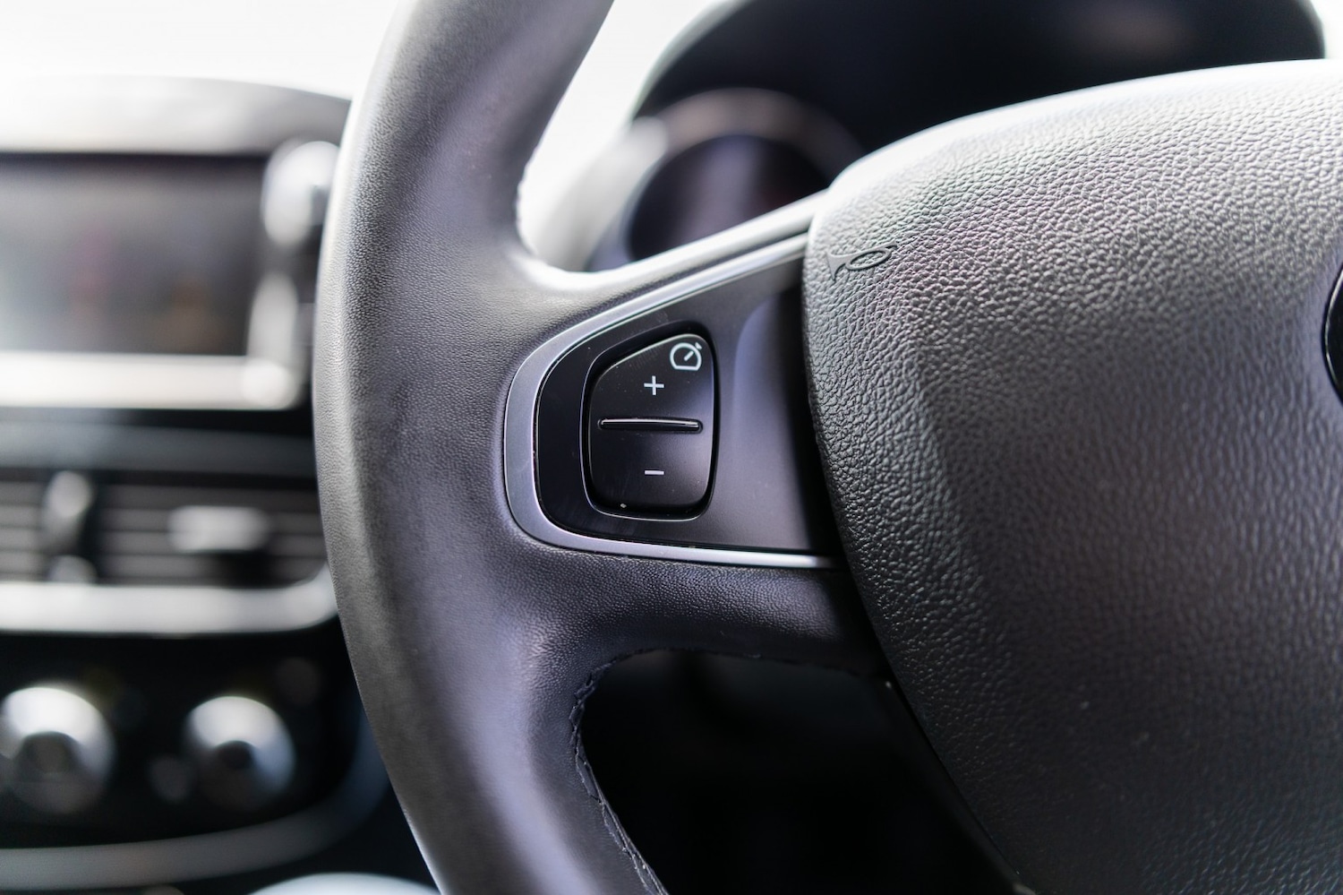 Used Renault Clio 2019 for sale - 78057115: Photo 23