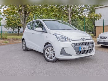 Used Hyundai i10 2018 for sale - 79710760: Photo
