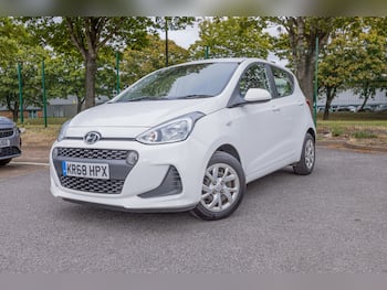 Used Hyundai i10 2018 for sale - 79710760: Photo