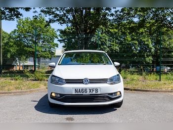 Used Volkswagen Polo 2016 for sale - 79060106: Photo