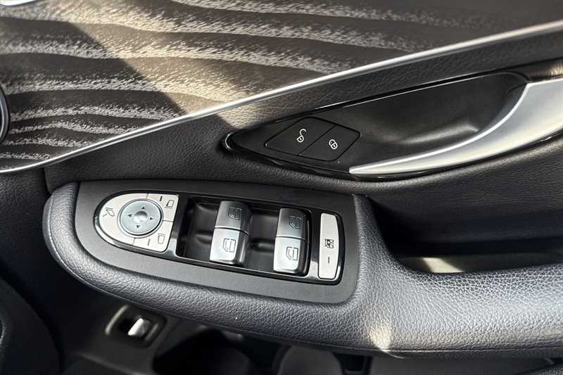 Used Mercedes-Benz GLC 2018 for sale - 76501634: Photo 16