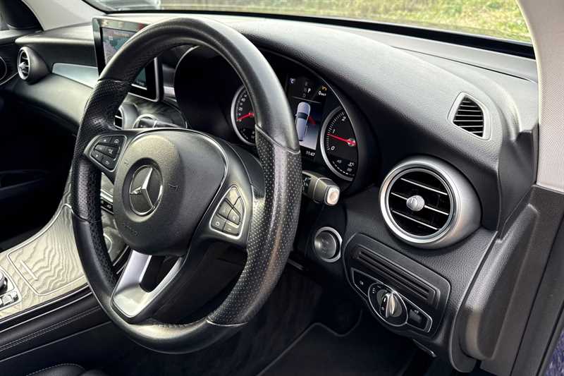 Used Mercedes-Benz GLC 2018 for sale - 76501634: Photo 45