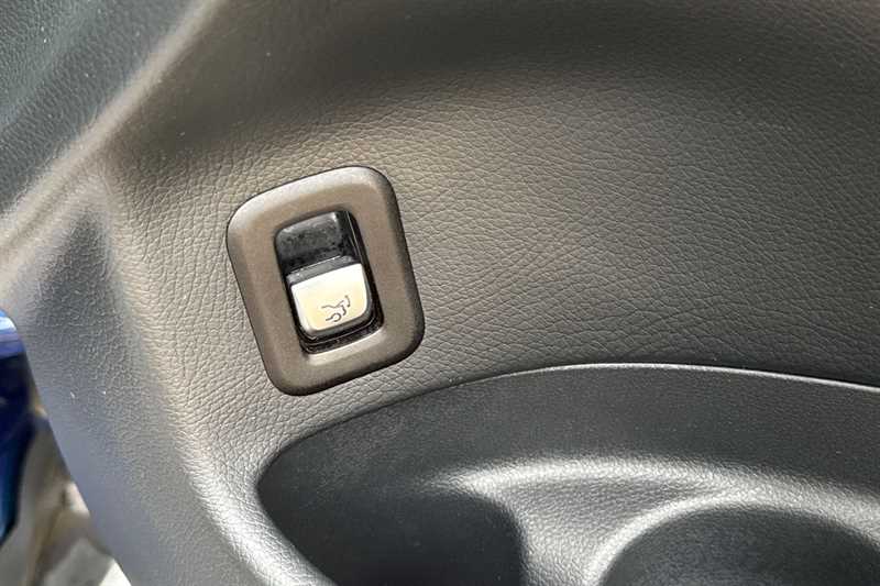 Used Mercedes-Benz GLC 2018 for sale - 76501634: Photo 47