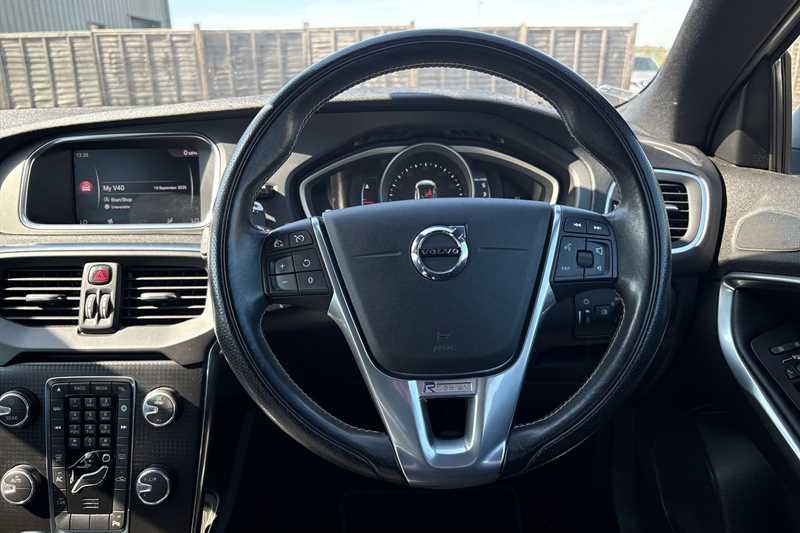 Used Volvo V40 2017 for sale - 76087086: Photo 11
