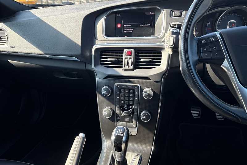Used Volvo V40 2017 for sale - 76087086: Photo 12