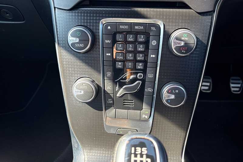 Used Volvo V40 2017 for sale - 76087086: Photo 15